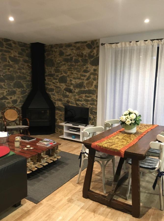 Torre De La Ferreria Appartement Tona Buitenkant foto