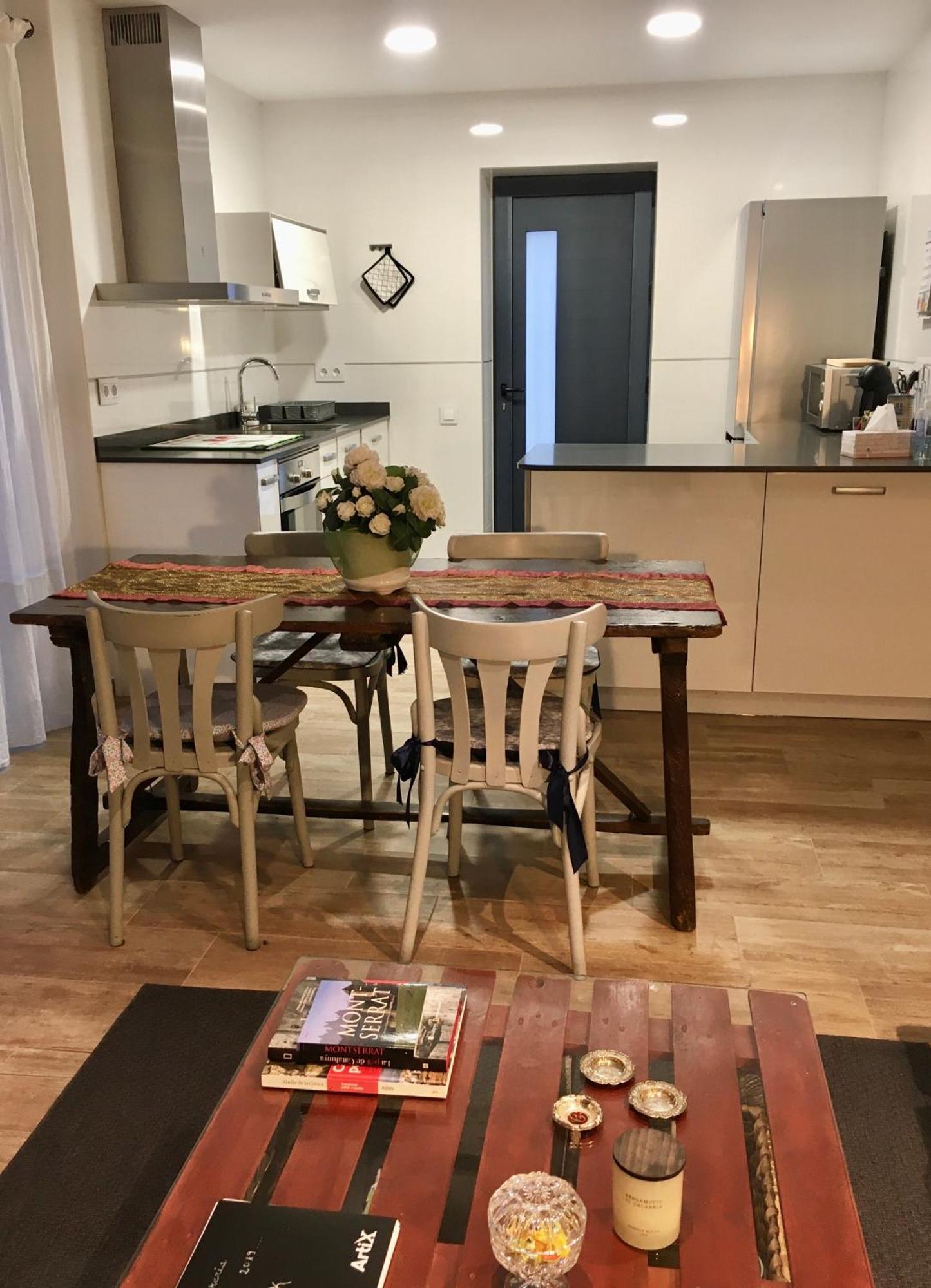 Torre De La Ferreria Appartement Tona Buitenkant foto