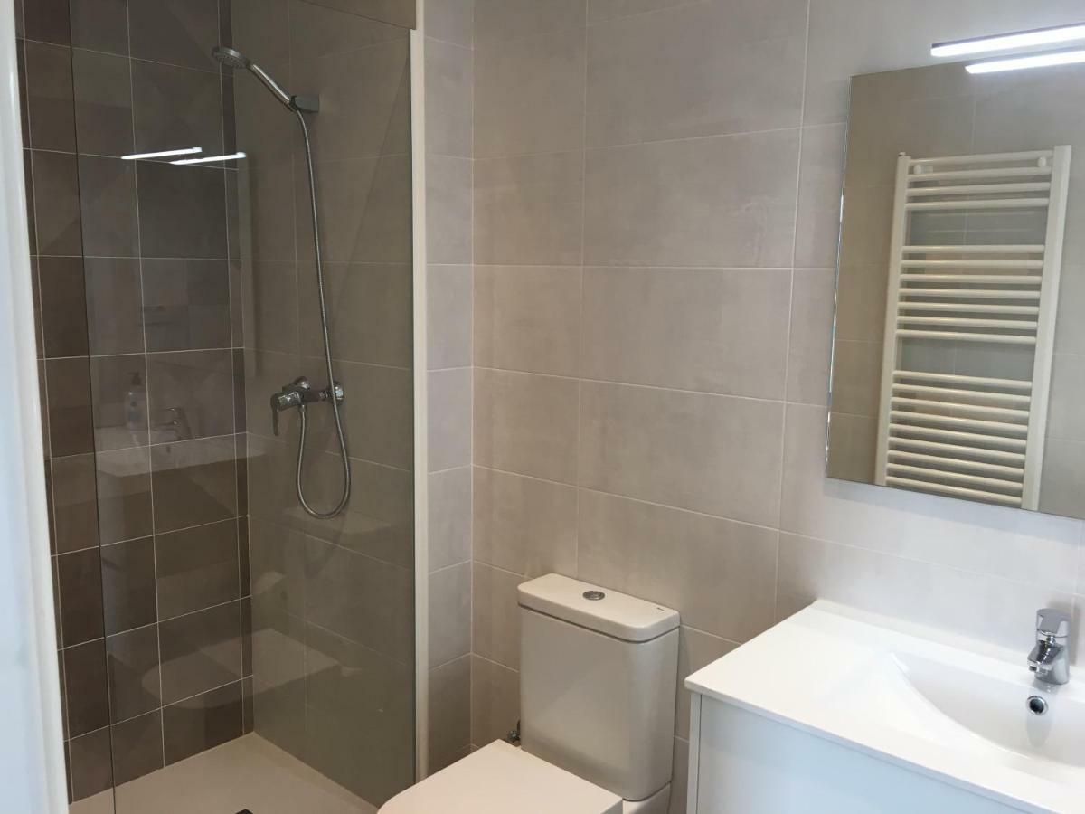 Torre De La Ferreria Appartement Tona Buitenkant foto