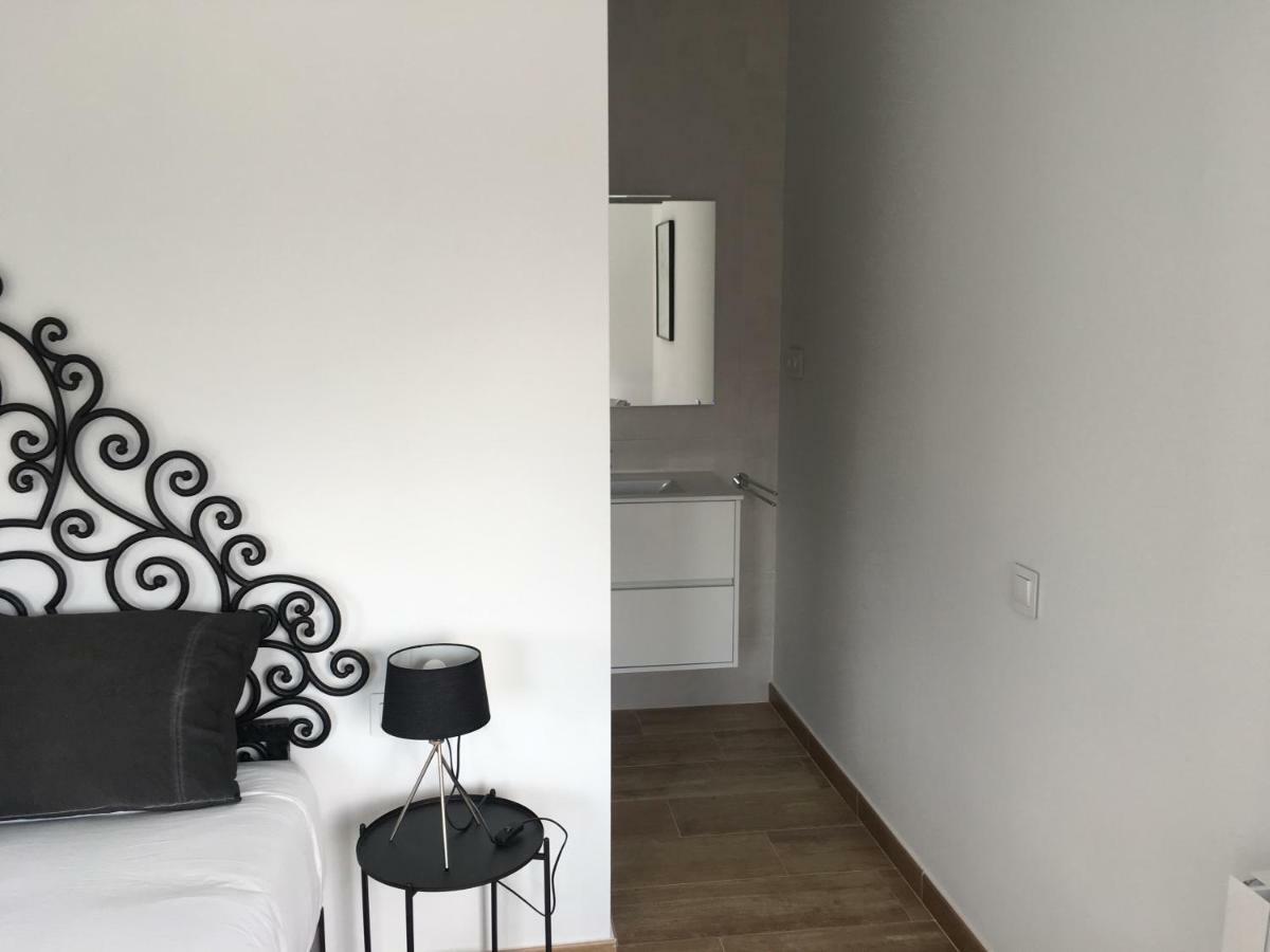 Torre De La Ferreria Appartement Tona Buitenkant foto