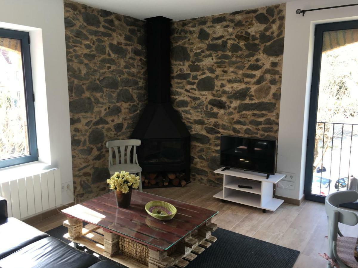 Torre De La Ferreria Appartement Tona Buitenkant foto