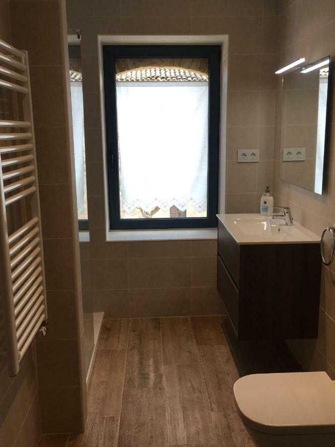 Torre De La Ferreria Appartement Tona Buitenkant foto
