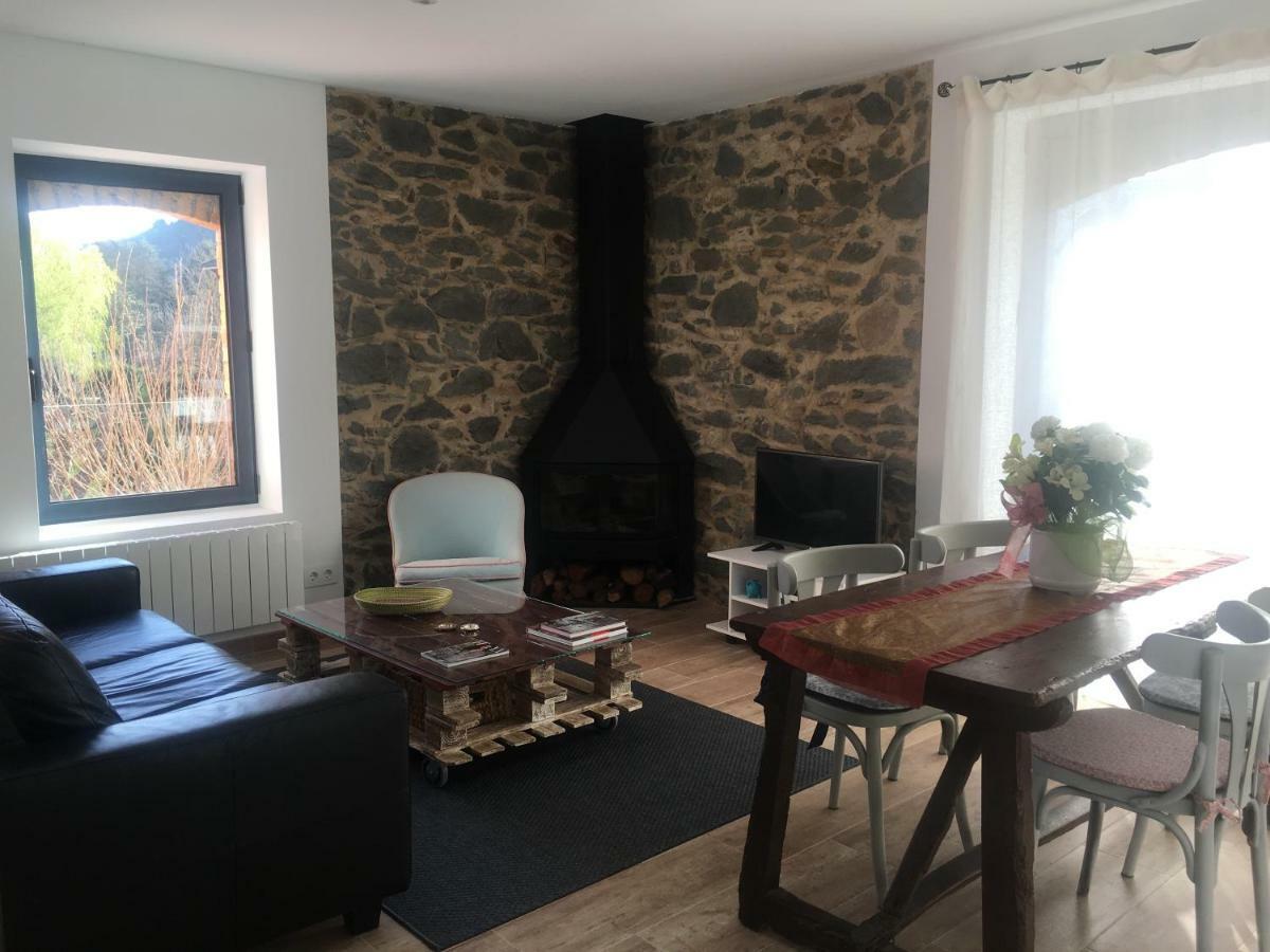 Torre De La Ferreria Appartement Tona Buitenkant foto